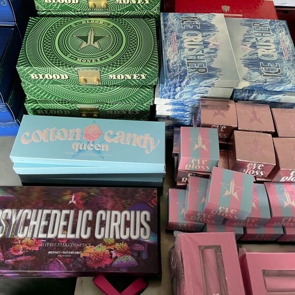 Jeffree StarĀ š®TRUE MYSTERY BOXš® double your fun lot #1 beauty box allāJS items - Picture 11 of 14